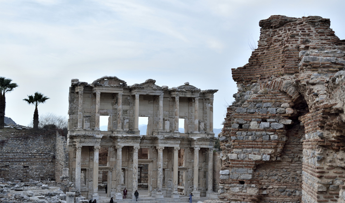 エフェソス カルスス図書館